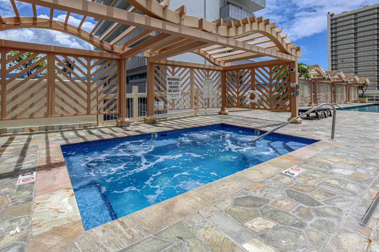 Beautifully Upgraded Studio Close To Waikiki Beach Appartement Honolulu Buitenkant foto